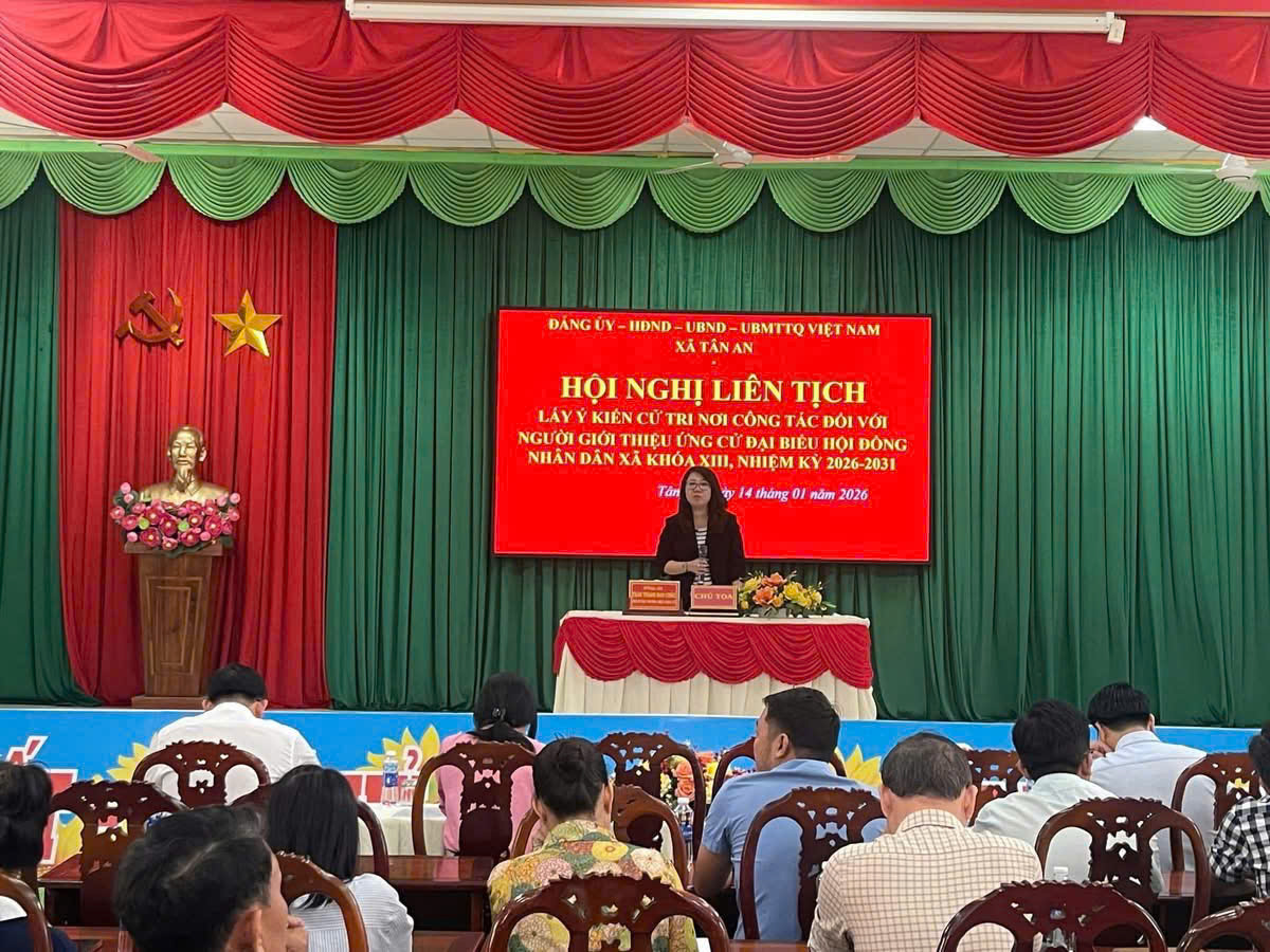 Đồng chí Trần Thanh Đan Châu - Phó Bí thư TT Đảng ủy chủ trì Hội nghị