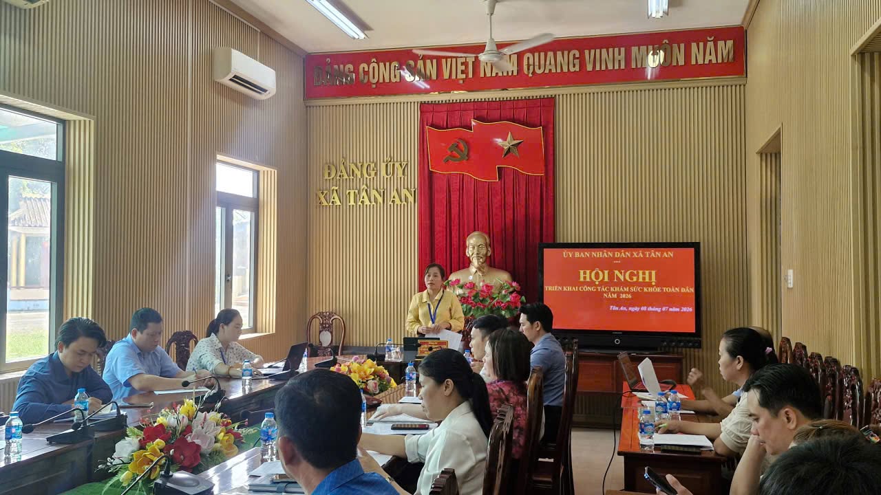 (Đồng chí Nguyễn Thị Thanh Nguyên – Phó Chủ tịch UBND xã Tân An phát biểu chỉ đạo, định hướng các nhiệm vụ trọng tâm tại Hội nghị)